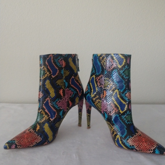 STEVE MADDEN WOMENS BOOTIES - Picture 2 of 12